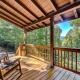 Waynesville Cabin with Covered Deck and Fire Pit! Lake Junaluska - Zdjęcie 2