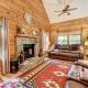 Waynesville Cabin with Covered Deck and Fire Pit! Lake Junaluska - Zdjęcie 6