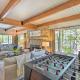 Chic Lake House w/ Furnished Deck & Hot Tub!, Lake Arrowhead (fotografie 5)
