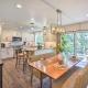 Chic Lake House w/ Furnished Deck & Hot Tub!, Lake Arrowhead (fotografie 8)