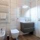 City Centre Apartment - 10 Minutes to Duomo - FREE Wifi e Netflix, Milan - Photo 8