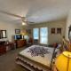 Carriage Inn - Utopia Suite 4, Bandera