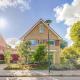 Comfy holiday home in Hoorn with French balcony, Hoorn