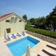 Villa Korcula, Prizba