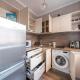 Stylish Latvian Classic 1-Bedroom Apartment Near City Center, Parks & Public Transport Links, Riga (foto 6)