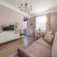 Stylish Latvian Classic 1-Bedroom Apartment Near City Center, Parks & Public Transport Links, Riga (foto 4)