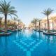 1-bedroom apartment with pool, Dubaï - Photo 1
