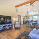 Walk to Bay & Boat Launch: Beach House in Avon, Avon (foto 6)