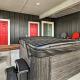 Ocean Shores Getaway with Fireplace and Hot Tub!, Ocean Shores (fotografie 3)