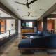 Two Villa by StayVista with Infinity Pool, Farm & Mountain Views, Modern Interiors, Karjat - Zdjęcie 9