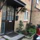 Cheerful 4 bedroom house with garden free parking, Londra - Foto 9