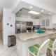 Beach Living at Discovery Point Club, West Bay (zdjęcie 9)
