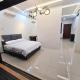 Stylish studio with bathroom and city view balcony at Palazio Taman Mount Austin Free Netflix by GDRAGON HomeStay Johor Bahru - Fotografie 4