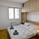 Chic Urban Retreat with Balcony, Parking & Wi-Fi, Skopje - Photo 3