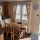The Pastures 57 - pet friendly, bed linen - Meadows Lakes Caravan & Lodge Hire Chapel St. Leonards - Foto 8