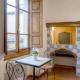 D/T Elegant & Spacious Flat 2' walk train station Florence - Photo 8