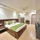 Red Rose Homestay - Rooms with Kitchenette, New Delhi - Photo 2