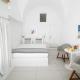 Vogue Suites, Oia (photo 4)