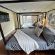 Cozy Cabin on the Lake w/ HotTub, Hopatcong (Foto 7)