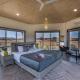 StayVista's Ora Indulgent Living - Valley-View, Couple-Friendly Villa with Outdoor Jacuzzi - Romantic Getaway, Khamshet - Foto 6