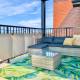 Peaceful Oasis Condo, AC, Top Floor, Secure UG Parking, Balcony, King Bed!, Edmonton (foto 2)