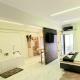 ROMANTIC DELUXE SVITE wise Jacuzzi and Sauna, Athen - Foto 3