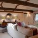 Maplehurst Barn Stables, Staplehurst (foto 7)