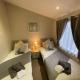 Indulgence lakeside lodge i1 with hot tub, private fishing peg situated at Tattershall Lakes Country Park, Tattershall (Foto 10)