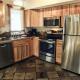 King Bed Condo with Personal Hot Tub on Deck with River View condo Estes Park - Foto 5