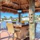 Pool, Gulf Access, Beautiful Views of Bimini Basin, Dock with Tiki Hut - Villa Bimini Basin Cabo Coral - Foto 2