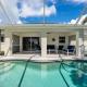 Heated Pool, Waterfront, Quiet, restaurants, beaches, sleeps 6-Villa Cape Haven Matlacha - Фото 3