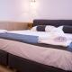 Chic & Modern Apartments with swim access, Hálki