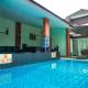 Villa Dewata with Chill Spot Private Pool and Karaoke Batu - Fotografie 8