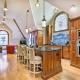 Historic Guest House on Castle Kimble Estate!, Manhattan