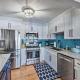 Lakefront Home with Gorgeous Sunsets, Kayaks, and Pier, Fort Atkinson (zdjęcie 8)