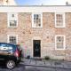 Fabulous 2 bedroom cottage in fantastic Clifton - Simply Check In