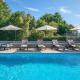 Charmante Villa mit privatem Pool, Klima, Sonnenliegen, Terrasse und Grill