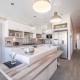 Stylish Lodge At Windsor Racecourse Marina, Windsor - Photo 2