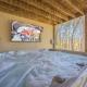 Large Luxury House, King Beds and More, Hot Tub, Theater, Fireplace, Game Room, Ping-pong, Pool Table, Air Hockey, Arcade, River, Big Kitchen, Nice Porch, Quiet, Good for Families and Large Groups, Near UGA Golf Course, Close to UGA & Stanford Stadium, Athens (zdjęcie 3)