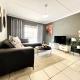 15min to OR TAMBO perfect long stay WiFi & Netflix, Benoni - Fotografie 1
