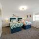 Cotswolds- 2 bed flat in 18th Century building, town centre with Smart TV - Esho Stays Cirencester - Foto 10