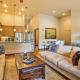 Elegant Frisco Condo with Private Hot Tub and Views!, Frisco - Fotografie 5