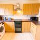 3 Bedroom house with free parking, Dalstone,Aylesbury, Buckinghamshire (foto 6)
