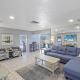Home on water with pool/lanai kitchen/walk to beach Marco Island - Foto 4
