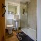 The Old Plough, mix of 1 bed and 3 bed units, rustic charm, super king bed or twins, en-suite, secure parking, Caldecott (фото 7)