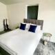 2.Superb Serviced Apartment - free on road parking Birmingham - Foto 8
