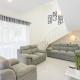 Clintonvilla 4-bedroom with pool near to Airport, Negombo (foto 2)