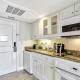 Lavish beachfront condo with rooftop pool/spa/gym, Marco Island (Foto 6)