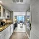 Lavish beachfront condo with rooftop pool/spa/gym, Marco Island (Foto 9)