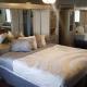 Hotel 5 Beds & 3 Baths Sleeps 11 Hotel Room Suite 102 Booking, Стиллуотер
